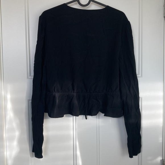 Sunday Best Tie-Front Crop Blouse - Picture 6 of 6